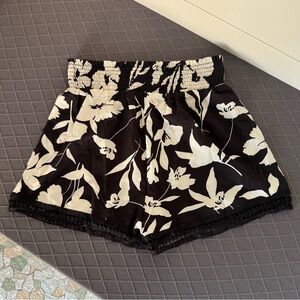 SHEIN Black and White Floral High Waist Shorts, Women’s L